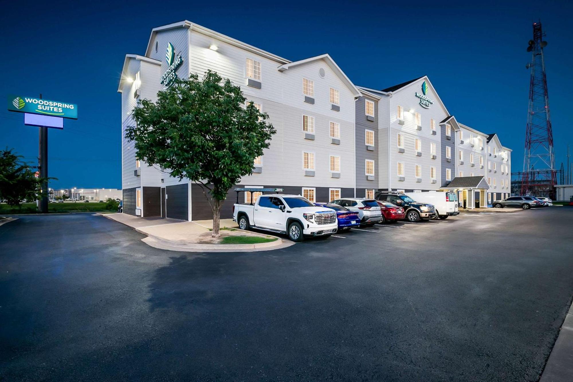Woodspring Suites Tulsa Bagian luar foto