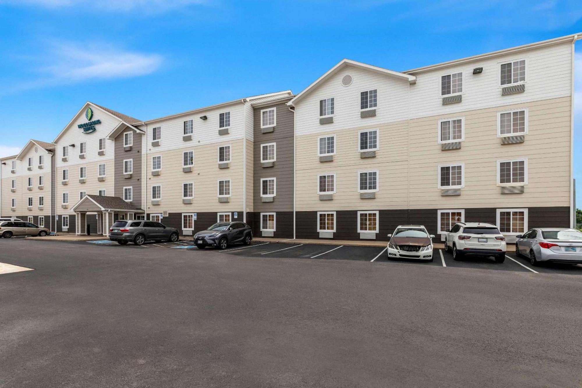 Woodspring Suites Tulsa Bagian luar foto