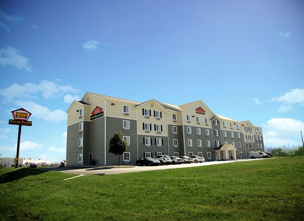 Woodspring Suites Tulsa Bagian luar foto